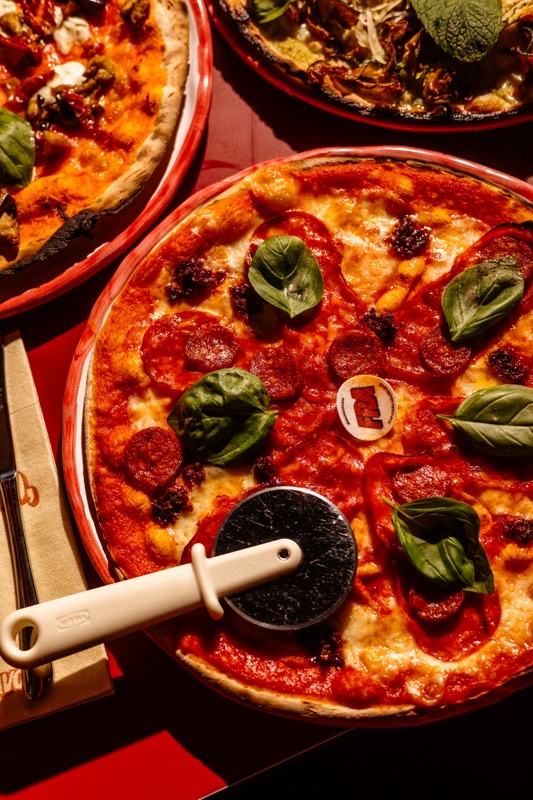 FRADIAVOLO THIN CRUST PIZZA: THE ROMAN-STYLE SCROCCHIARELLA